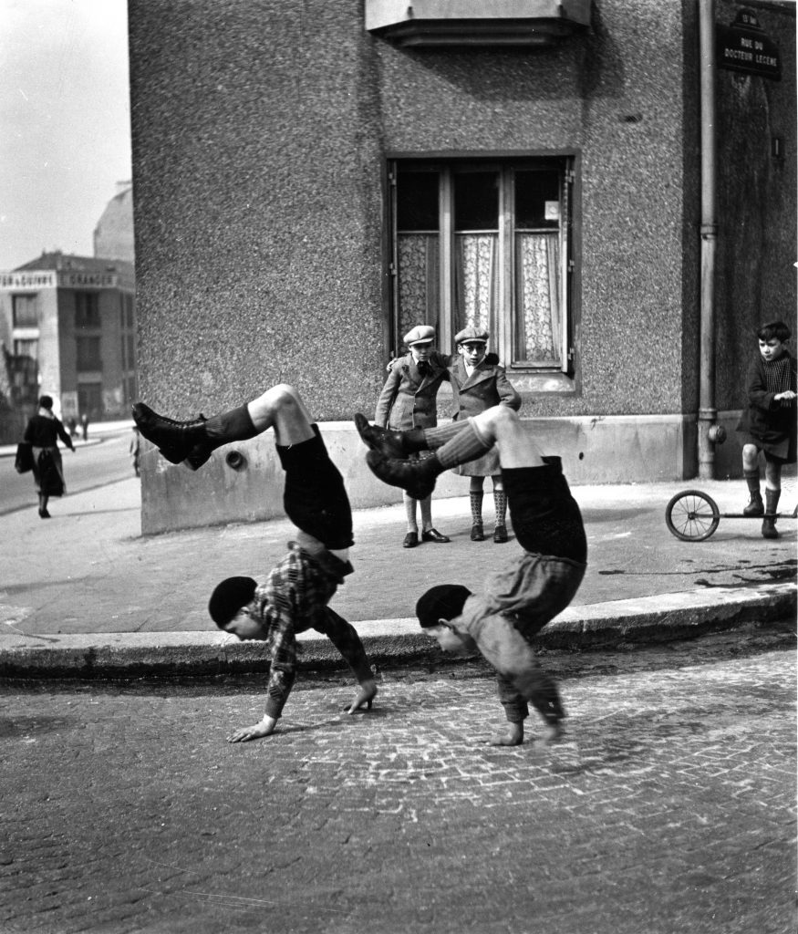 "Les frères", Rue du Docteur Lecène, Paris. 1934
